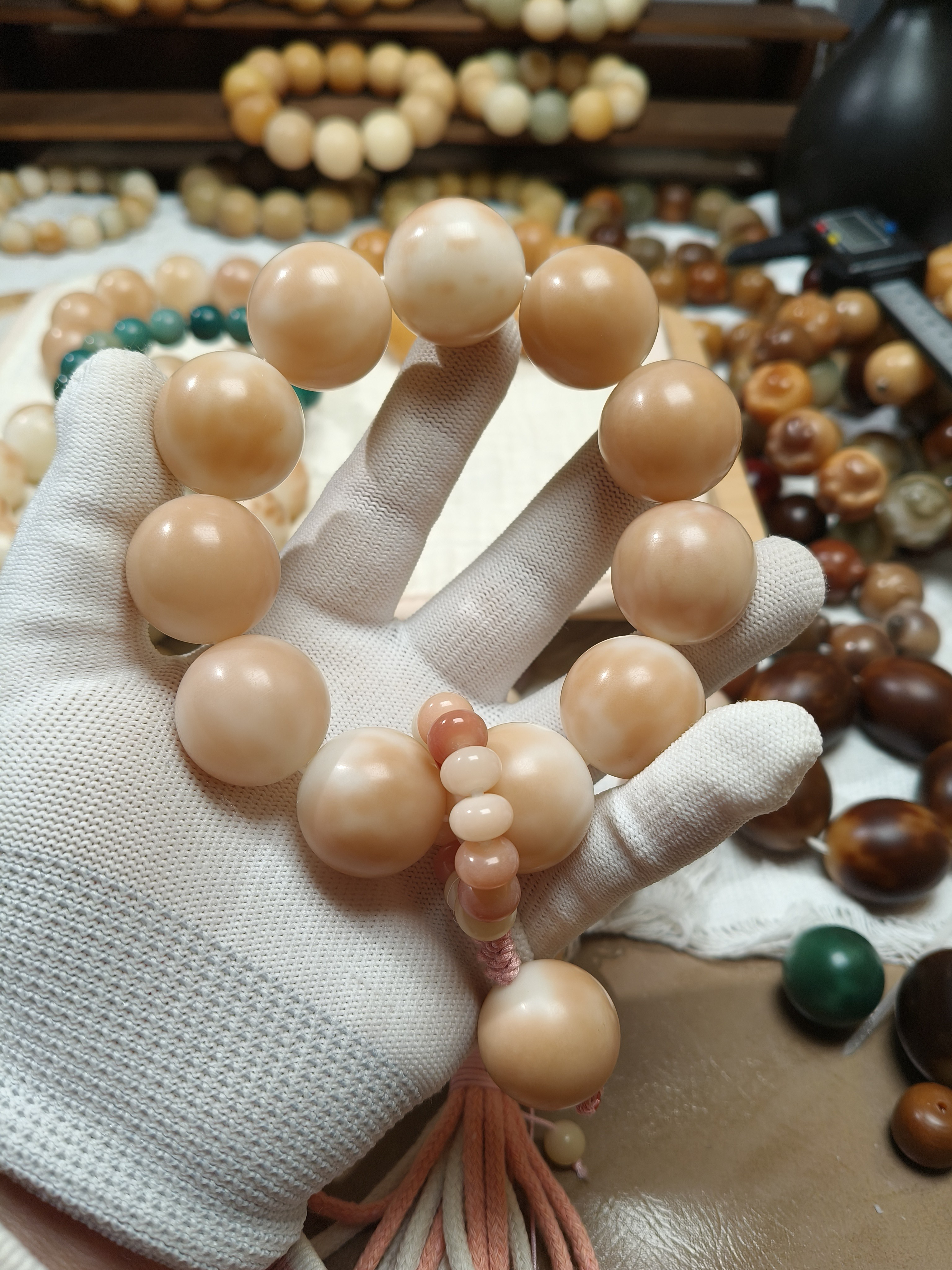 粉色菩提根手串手持卡22.5 微瑕