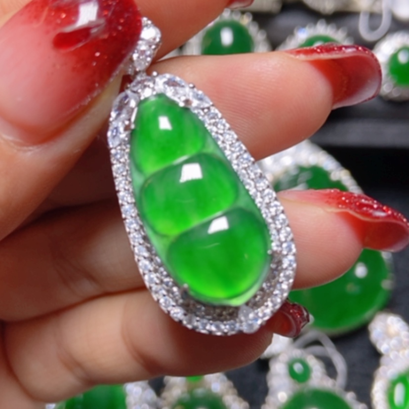 【闪购商品】翡翠颈饰未镶嵌翡翠