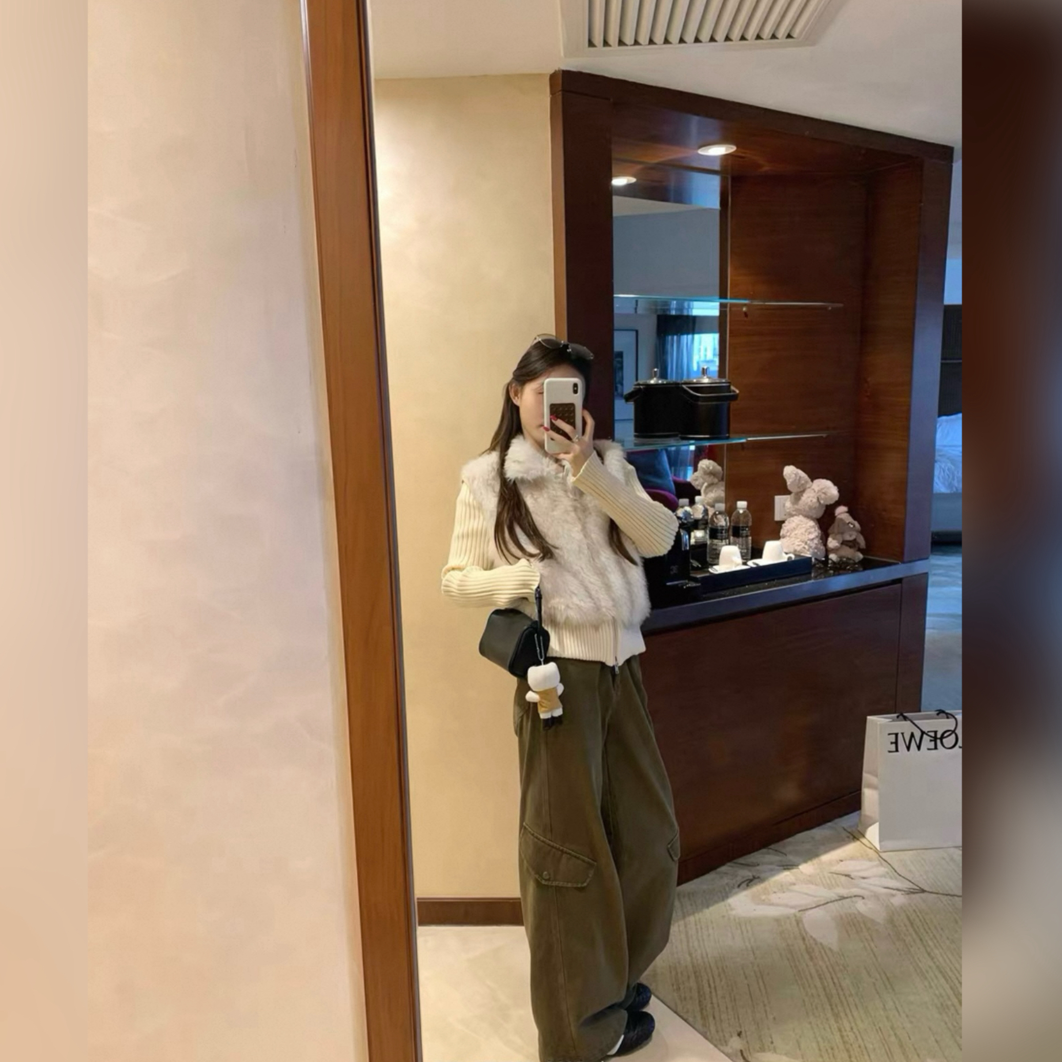 81074【千金感～】 (衣长56）韩系长毛翻领可拆卸拼接外套