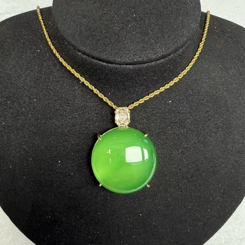 YZ18-天然  高端  大气   -时尚  绿玉髓 圆形吊坠-配链子