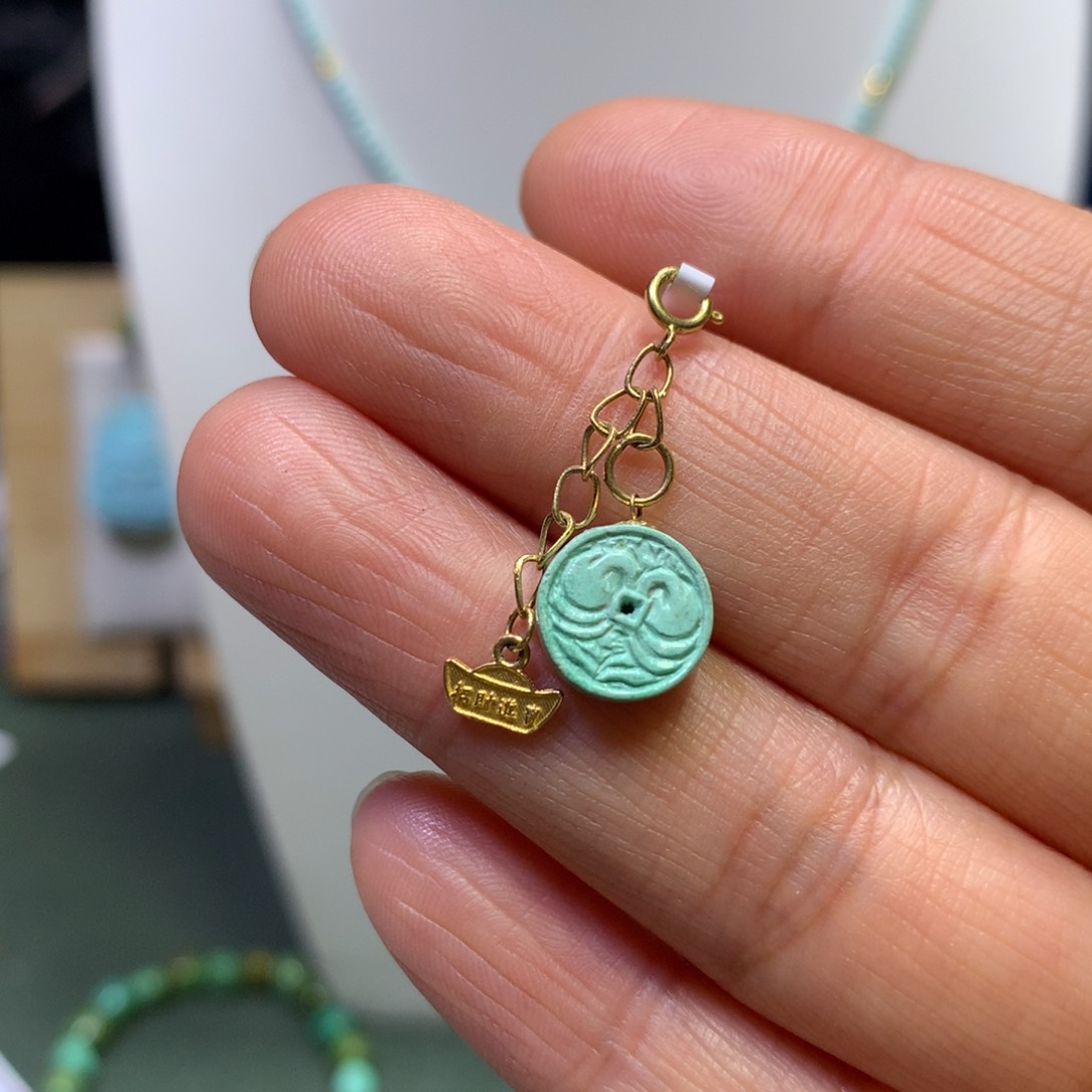 绿松石挂件18K金镶嵌