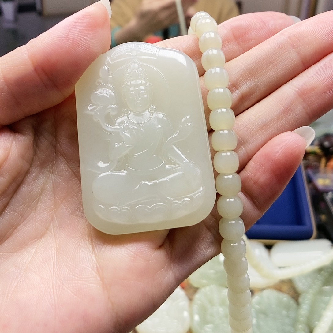 和田玉颈饰足铂镶嵌强*