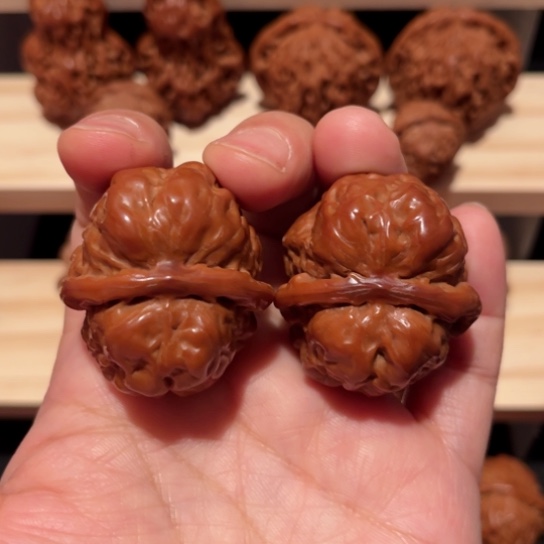 文玩核桃吊坠蛤蟆头