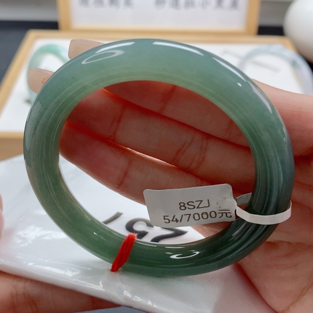 翡翠手镯未镶嵌天然A货翡翠手镯