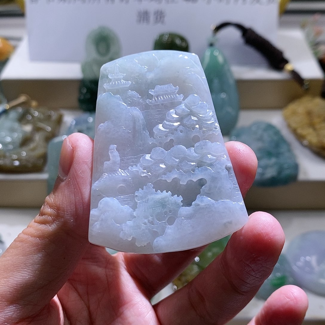 【闪购商品】翡翠颈饰未镶嵌山水