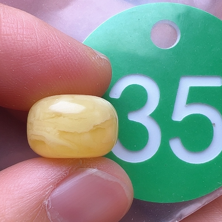 蜜蜡裸石未镶嵌13m m