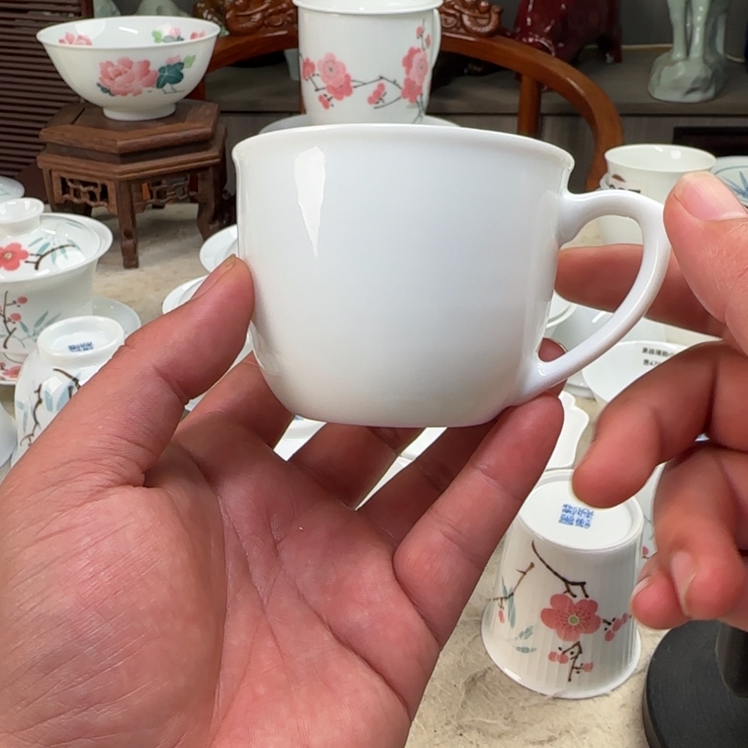 用***3部所真品7501茶杯白胎