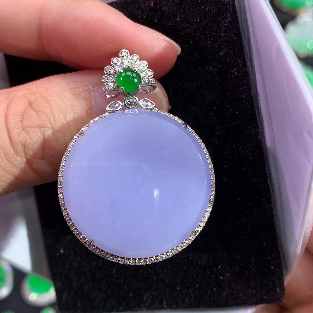 翡翠吊坠(不含链)18K金镶嵌