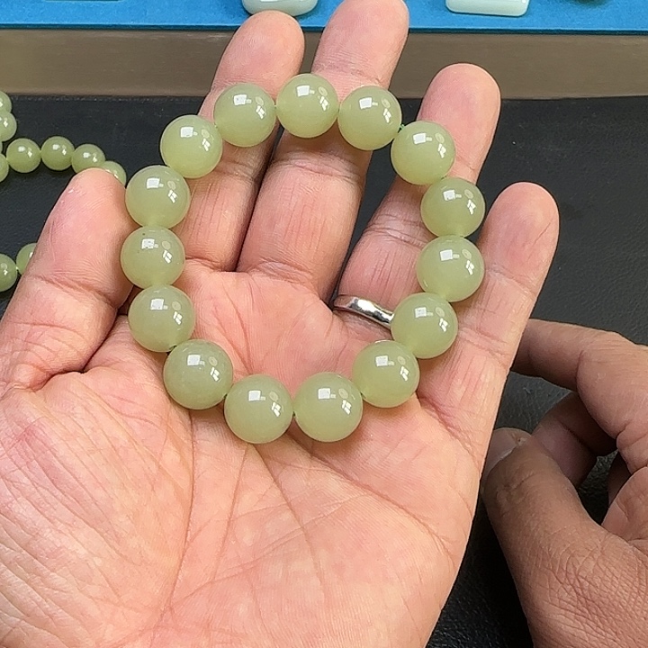 和田玉未镶嵌手链