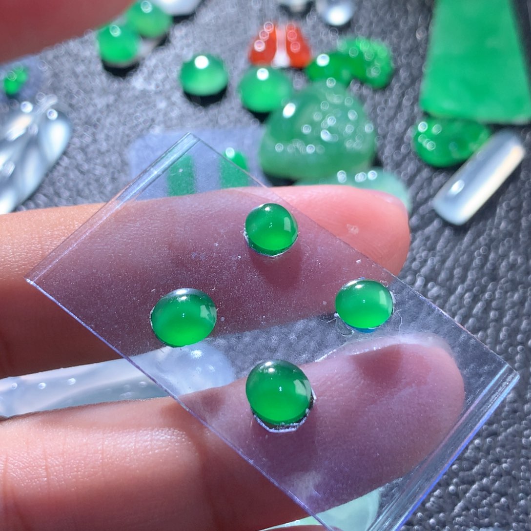 翡翠颈饰未镶嵌缅甸