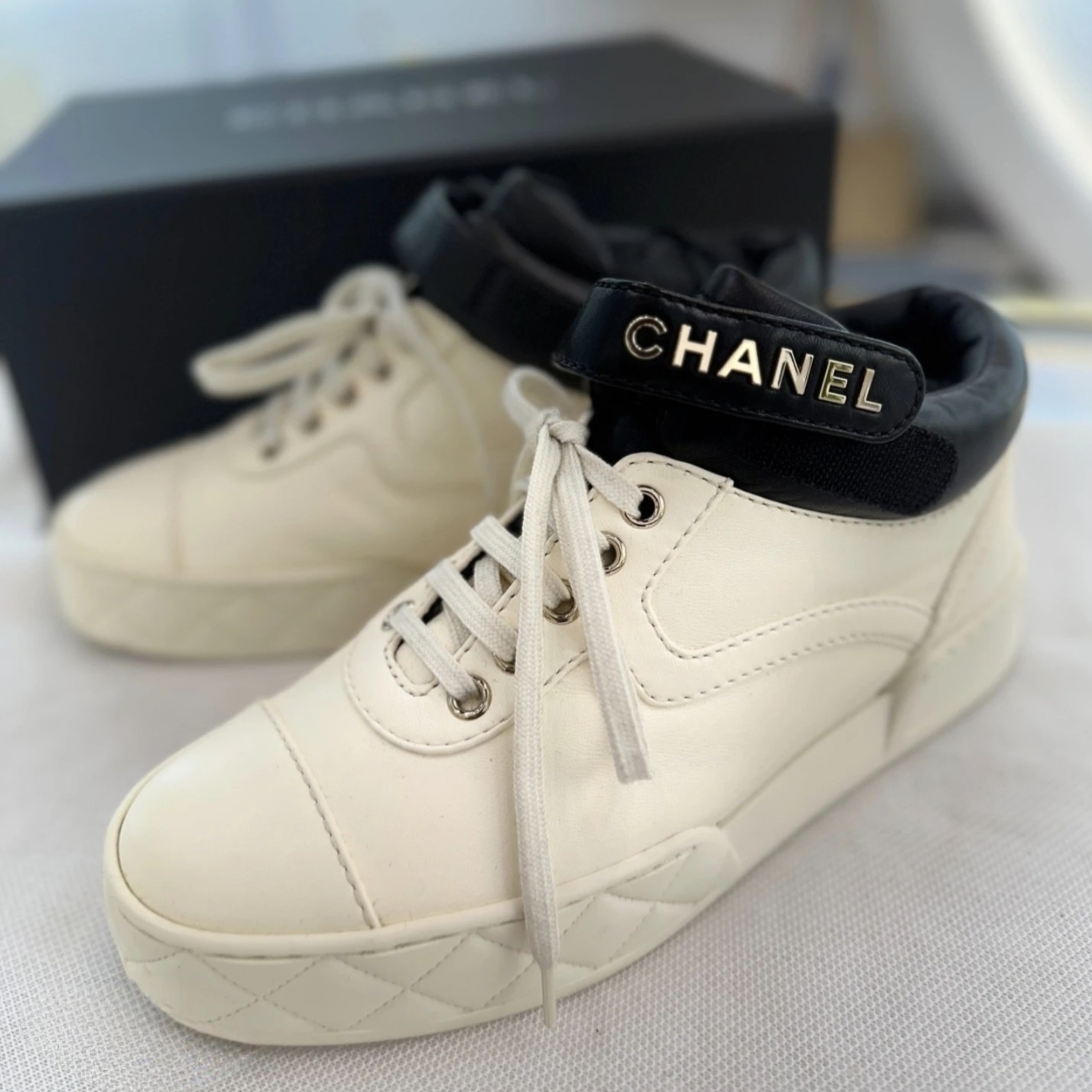 99新 Chanel/香奈儿 蔚蓝/小白鞋/34码/LZ329Z053