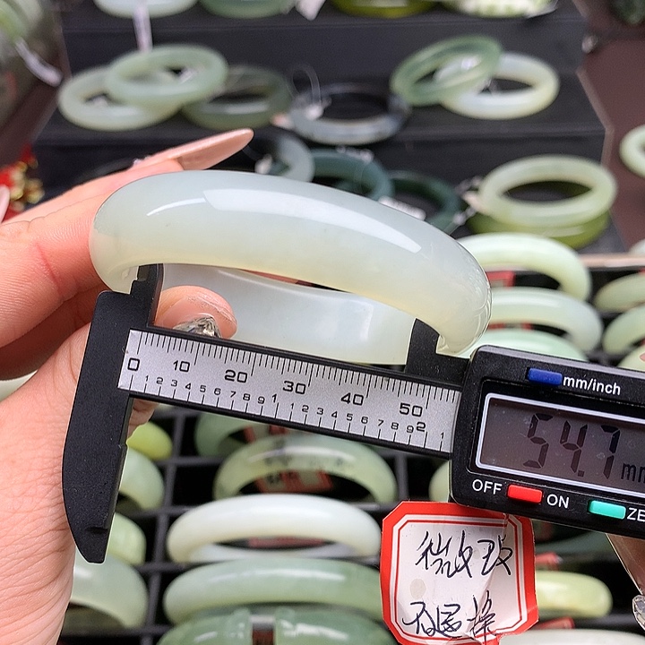 蛇纹石玉手镯未镶嵌634