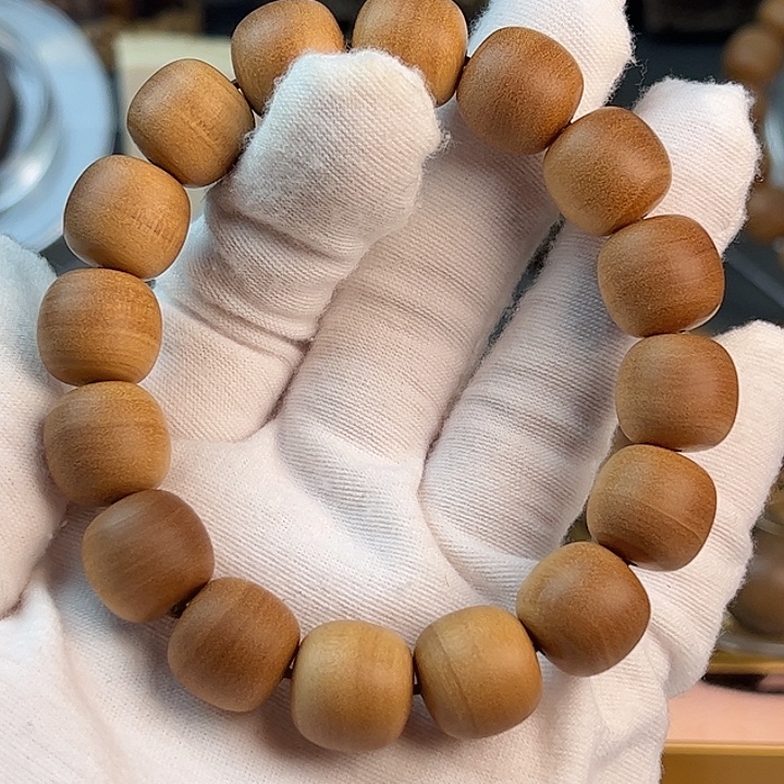 滇***人檀香木1.3x1.4老型珠横纹沉