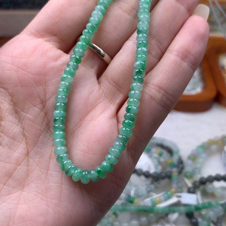 翡翠散珠用****3鼓珠一手72颗