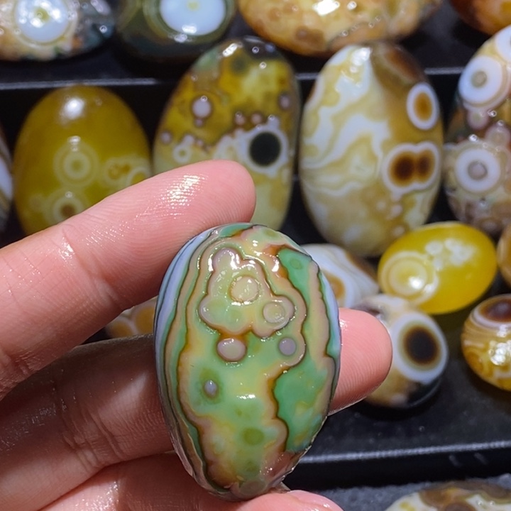 玛瑙/玉髓未镶嵌珠宝奇石131