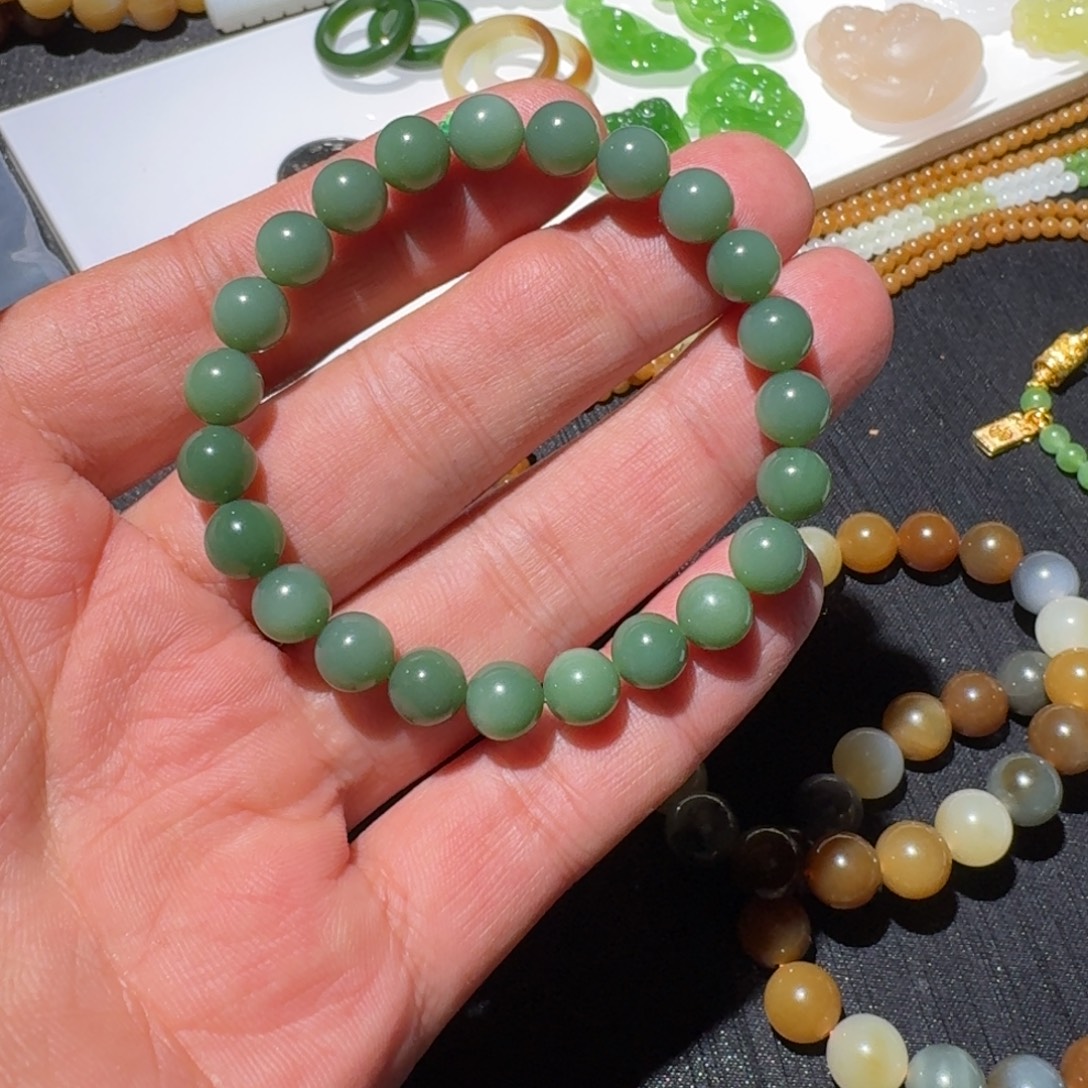 丞***活和田玉未镶嵌颈饰