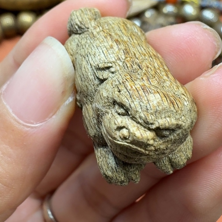 大叶紫檀（黑酸枝木类）