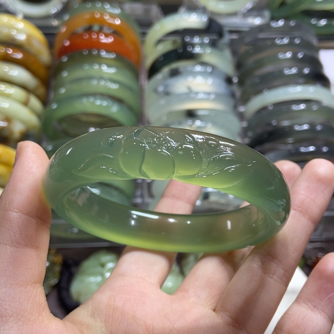 蛇纹石玉手镯未镶嵌6061