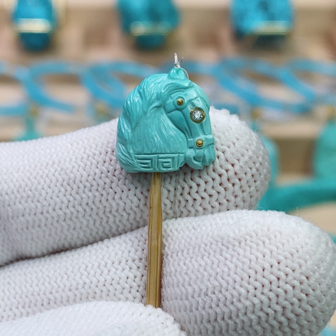 绿松石未镶嵌珠宝奇石