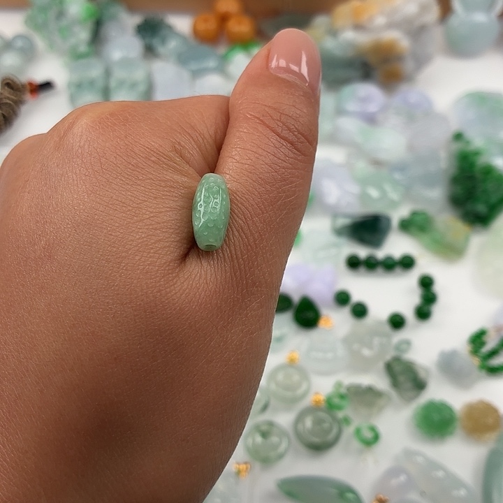 翡翠未镶嵌颈饰纯A