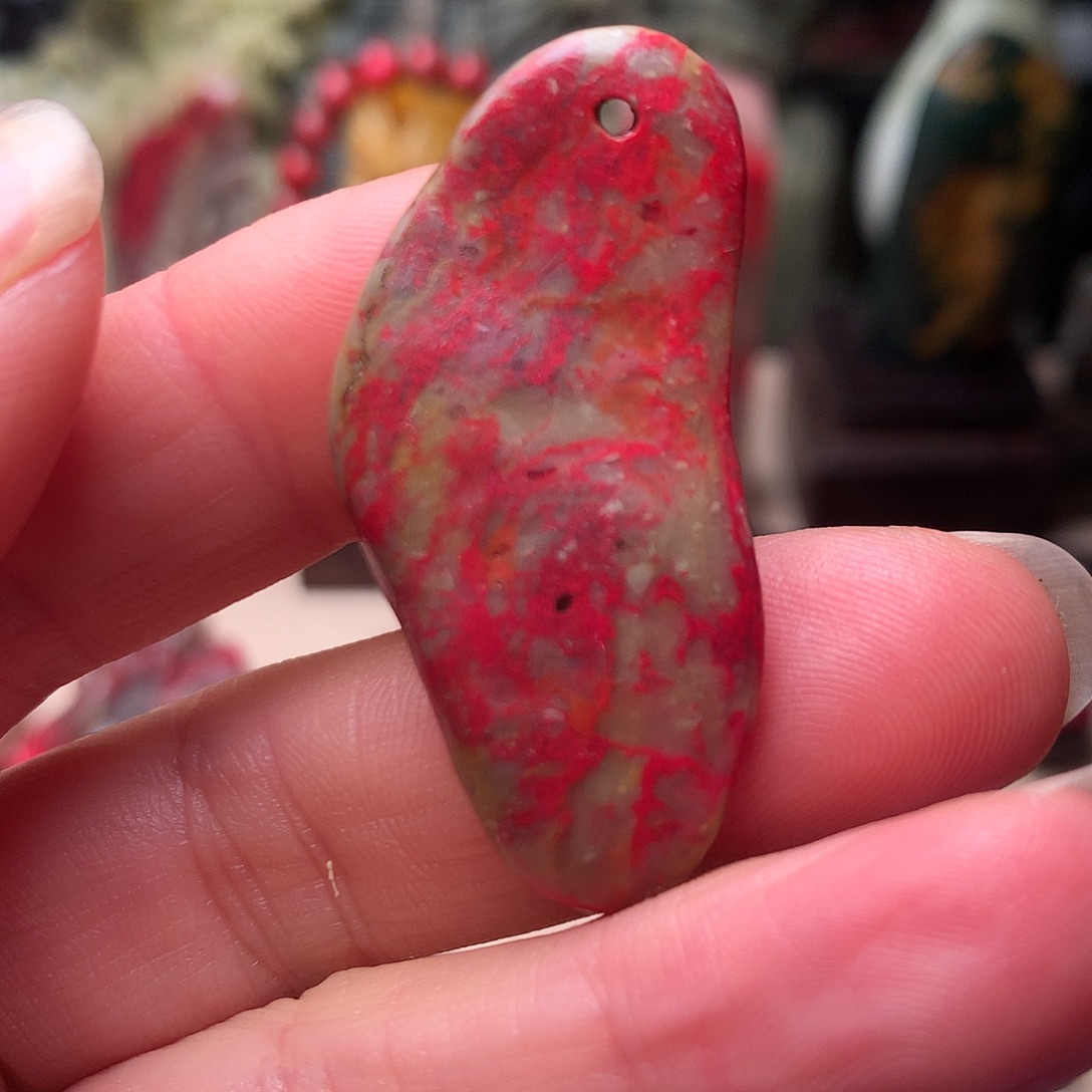 昌化石鸡血石挂件