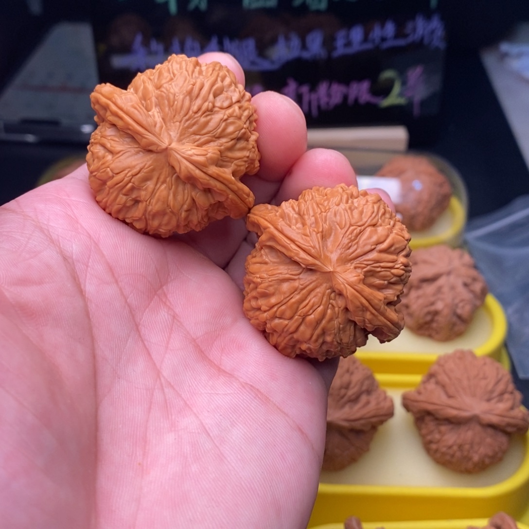 桃核吊坠白狮子尺寸44