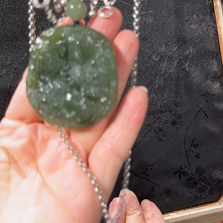 颈饰未镶嵌和田玉