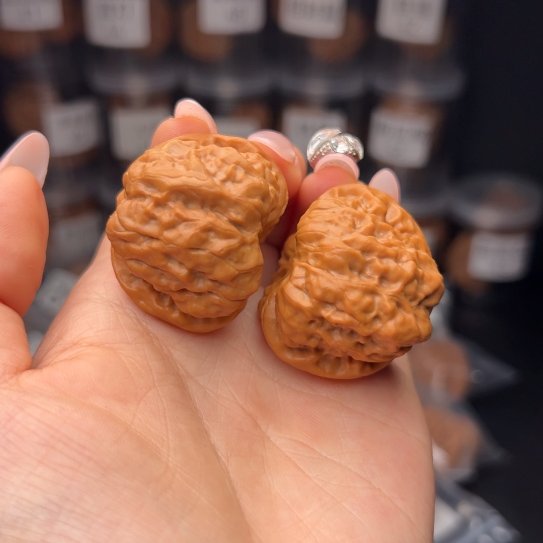 文玩核桃吊坠高*长蛤蟆头