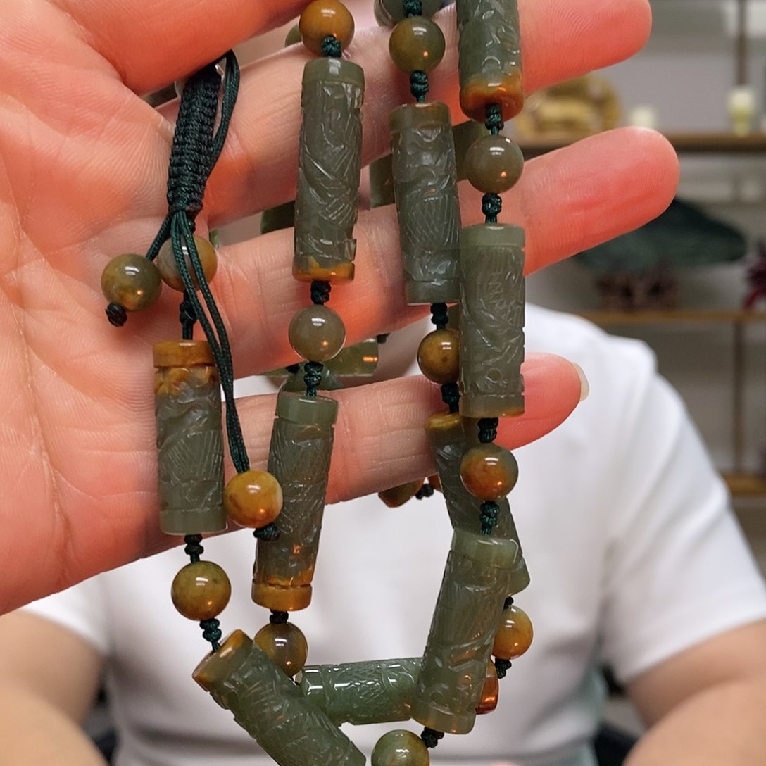 岫岩河磨玉（透闪石质玉）项链未镶嵌满*飞