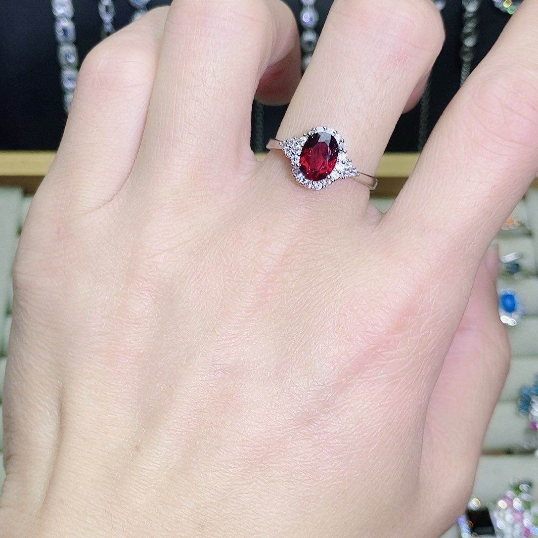 未镶嵌戒指石榴石