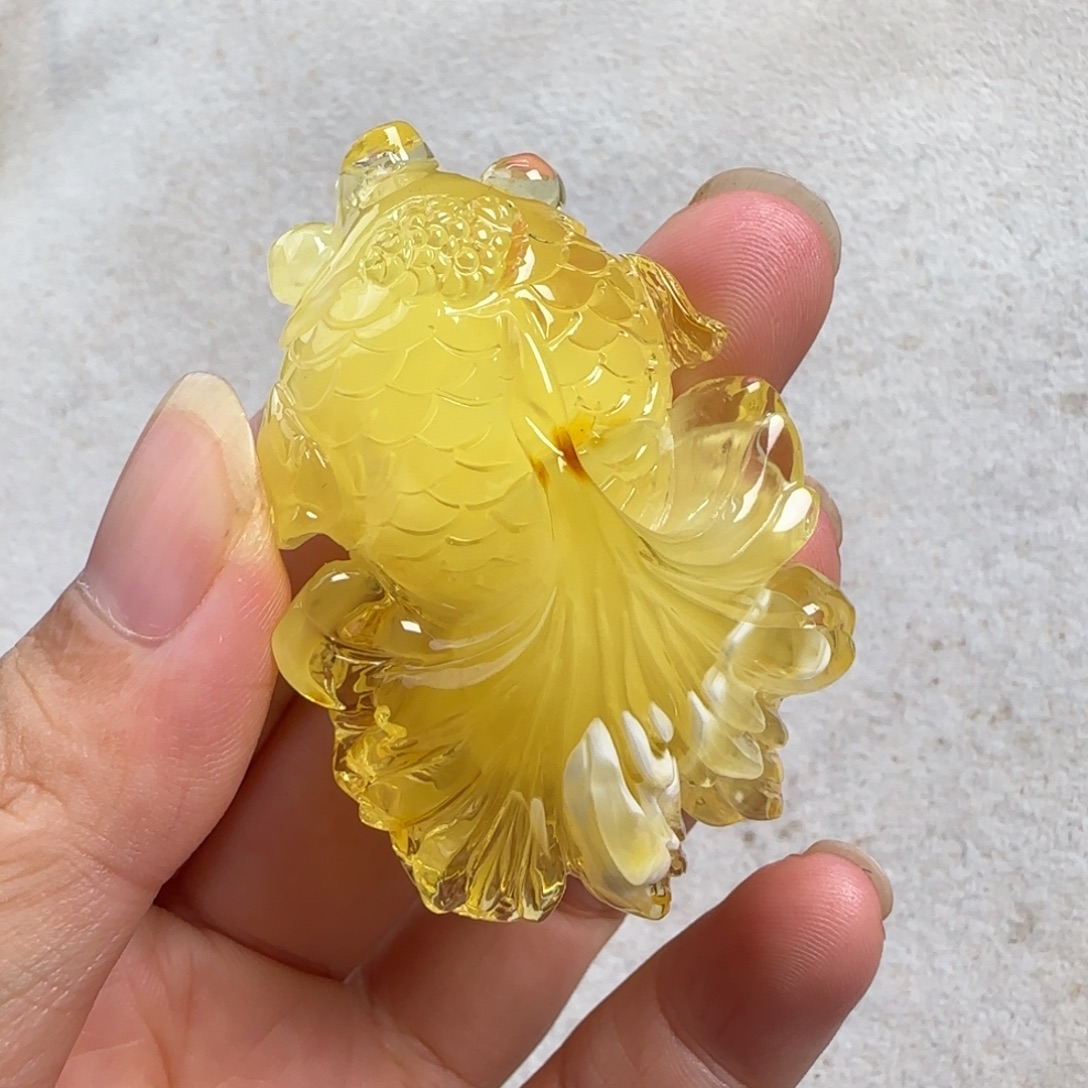 蜜蜡未镶嵌珠宝奇石