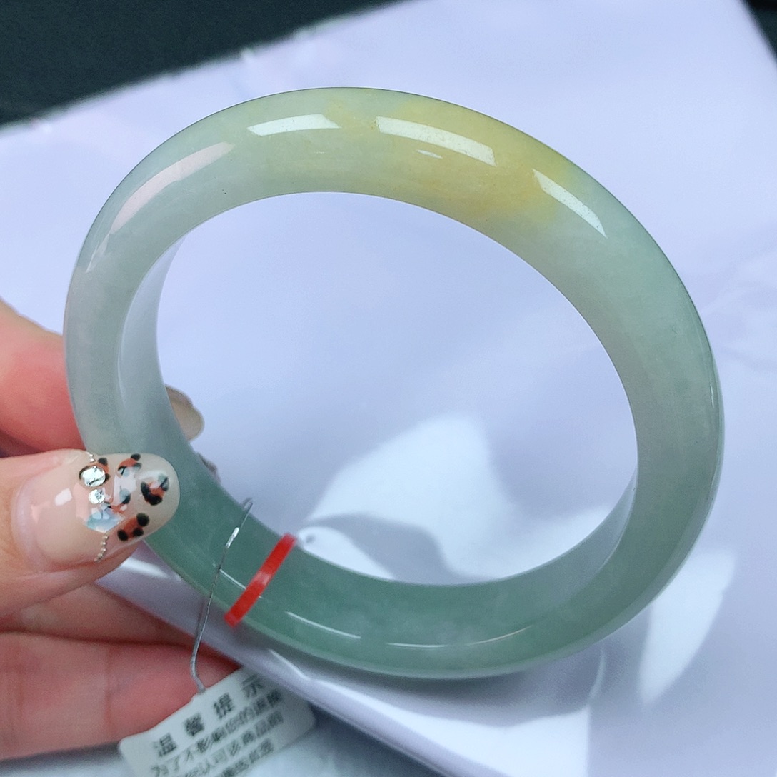 翡翠手镯未镶嵌58圈