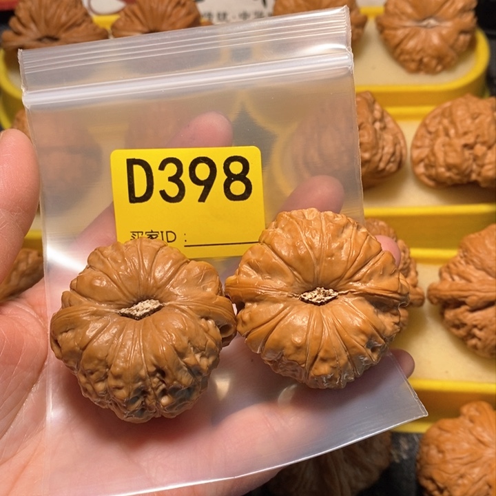 文玩核桃把件小*哥南瓜墩。 42.8