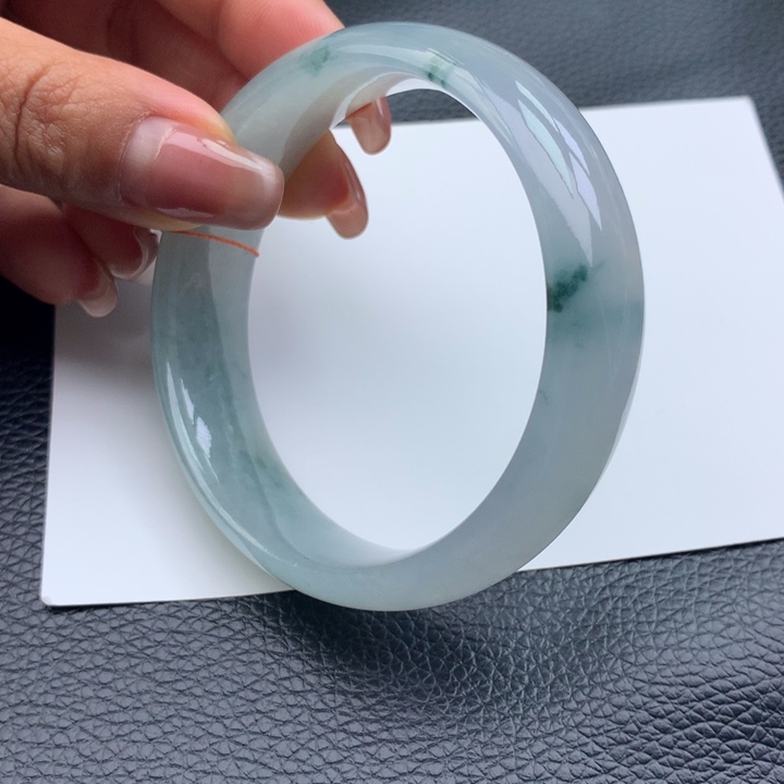 翡翠手镯未镶嵌天然翡翠手镯