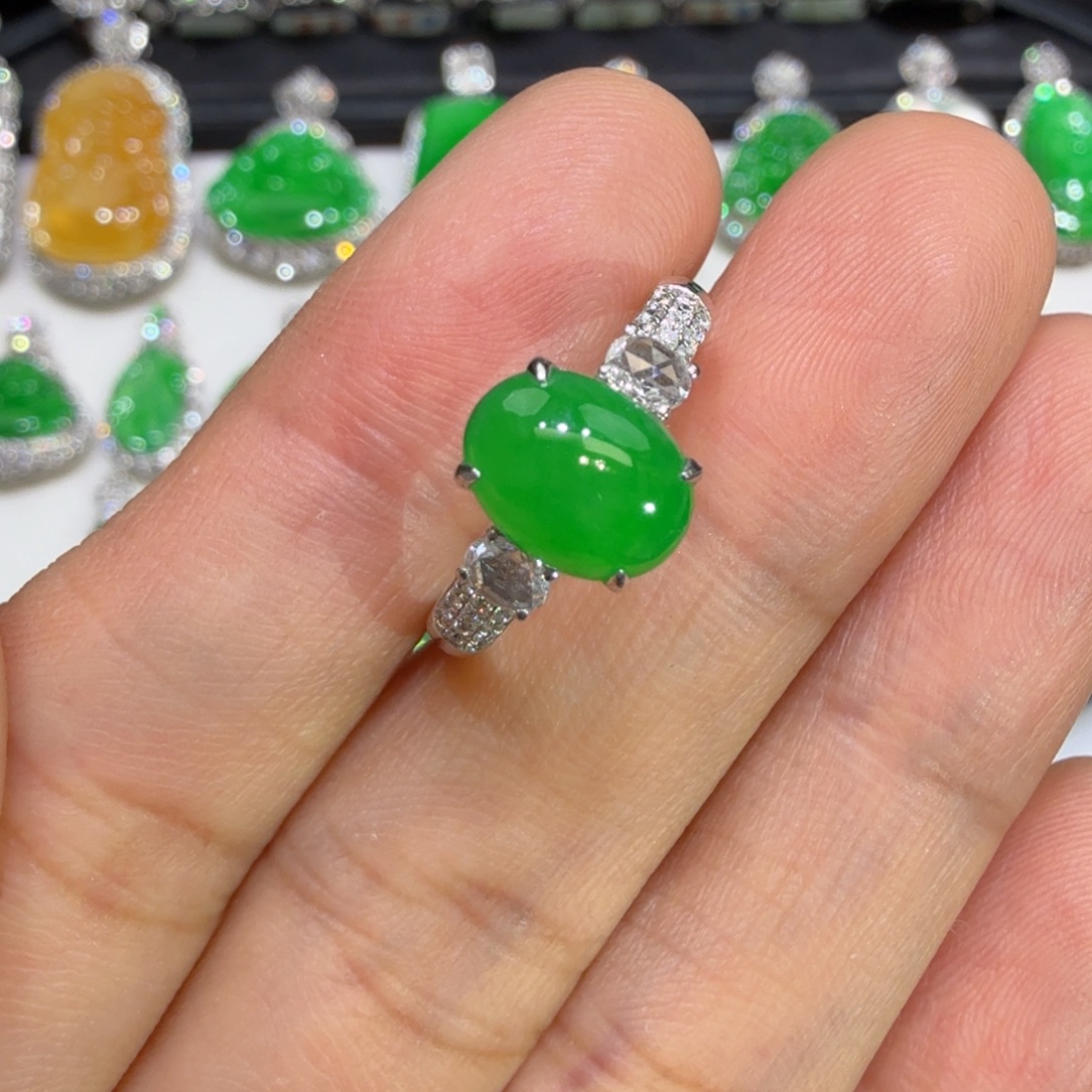 翡翠18K金镶嵌戒指收到货48小时鉴赏期