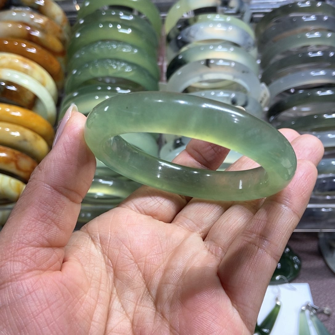 蛇纹石玉未镶嵌手镯56