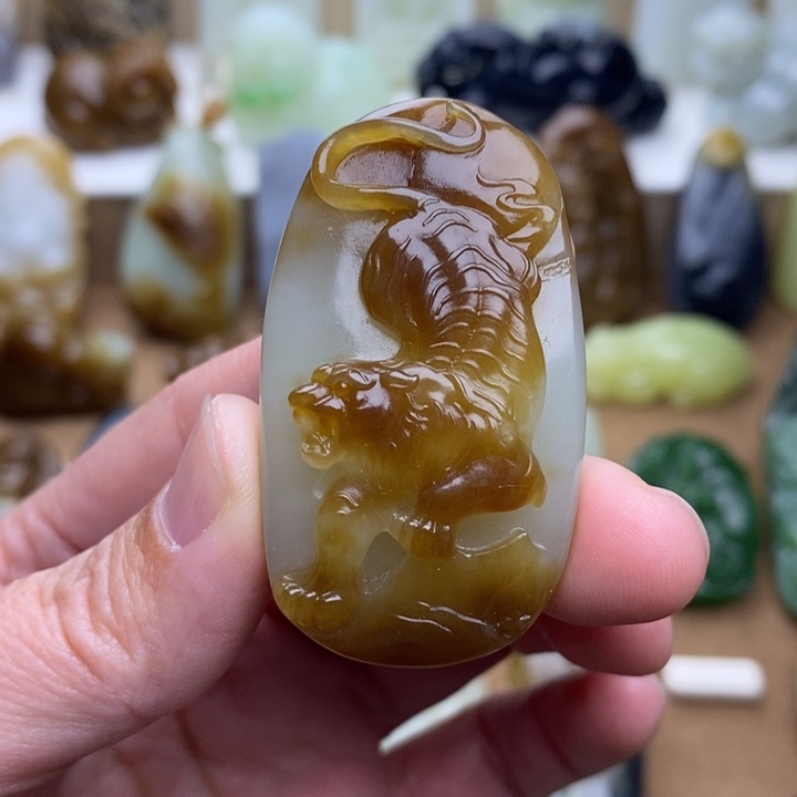 沐***风和田玉未镶嵌颈饰