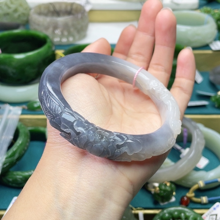 和田玉手镯62圈口 编号20未镶嵌四**春