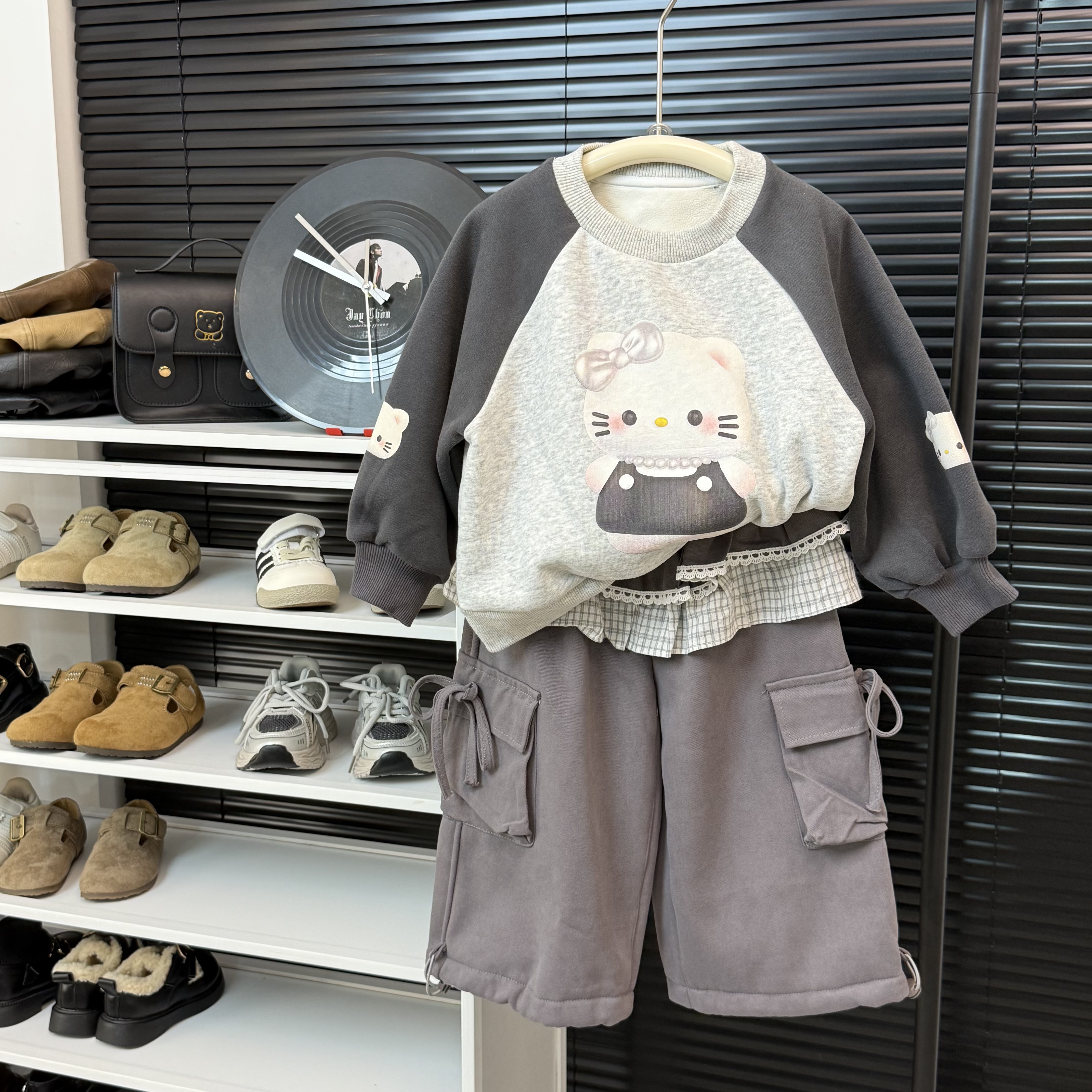 2025冬季新款女童小童韩版洋气时髦KT猫印花卫衣儿童休闲加绒长裤