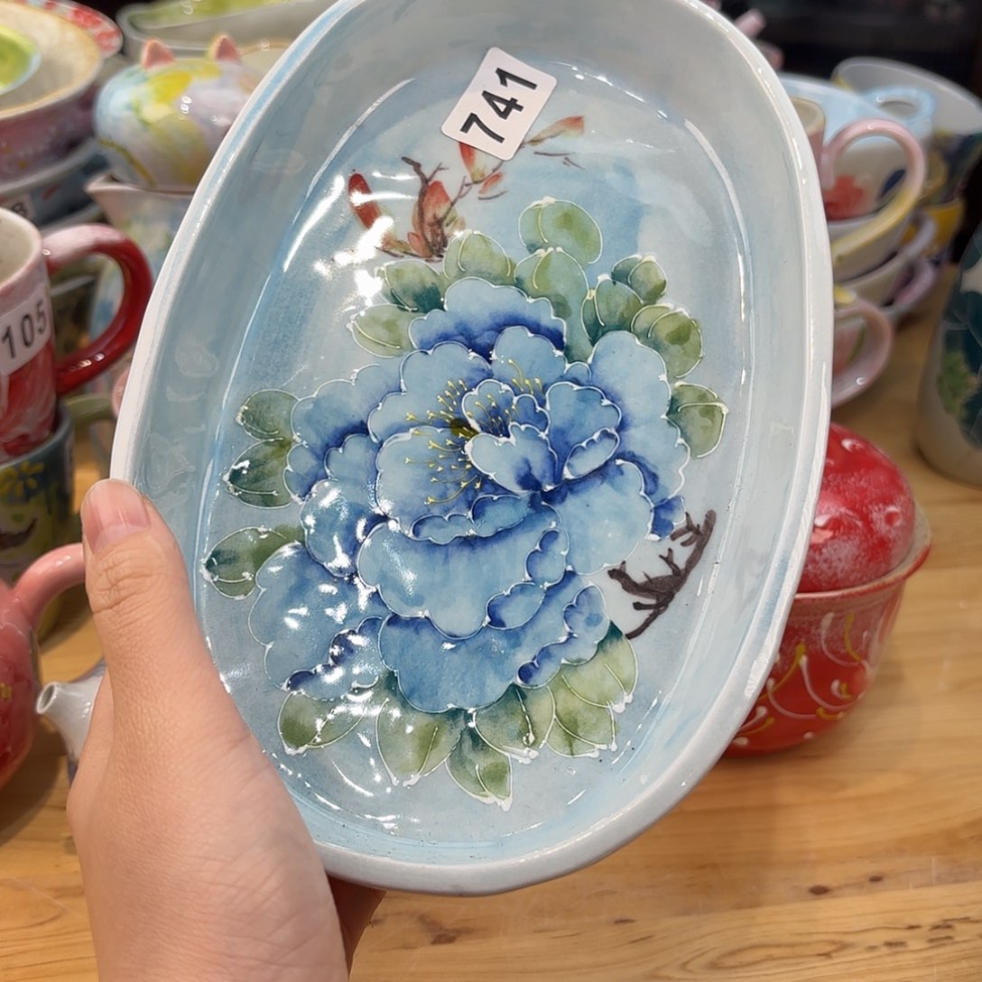 瓷片兔兔盖茨。兔兔好