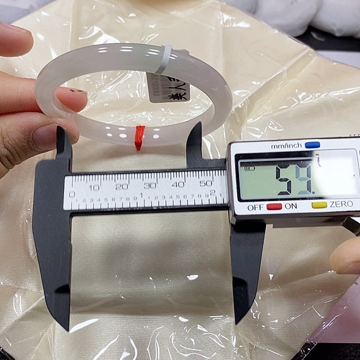 翡翠手镯未镶嵌632 