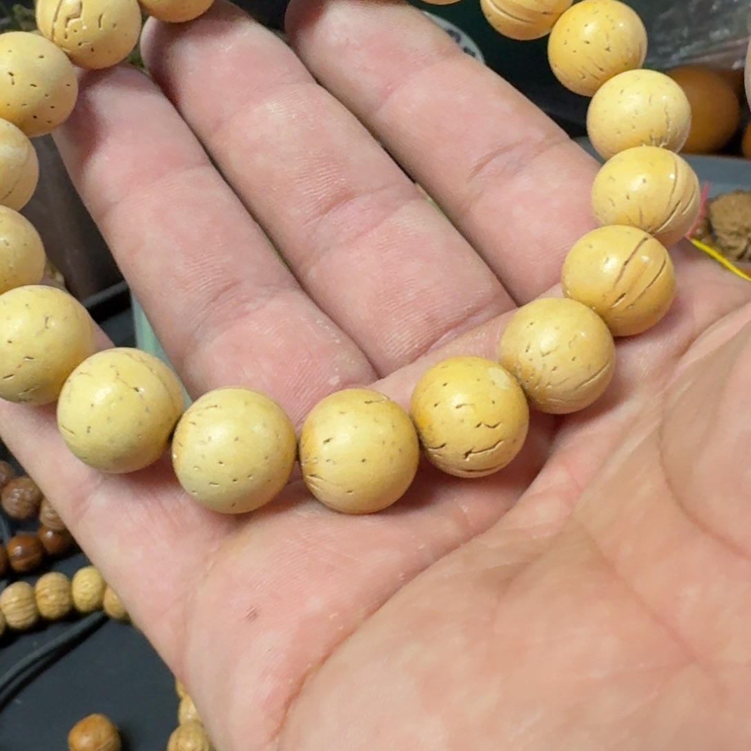 吊坠桃核盘锦奶油核