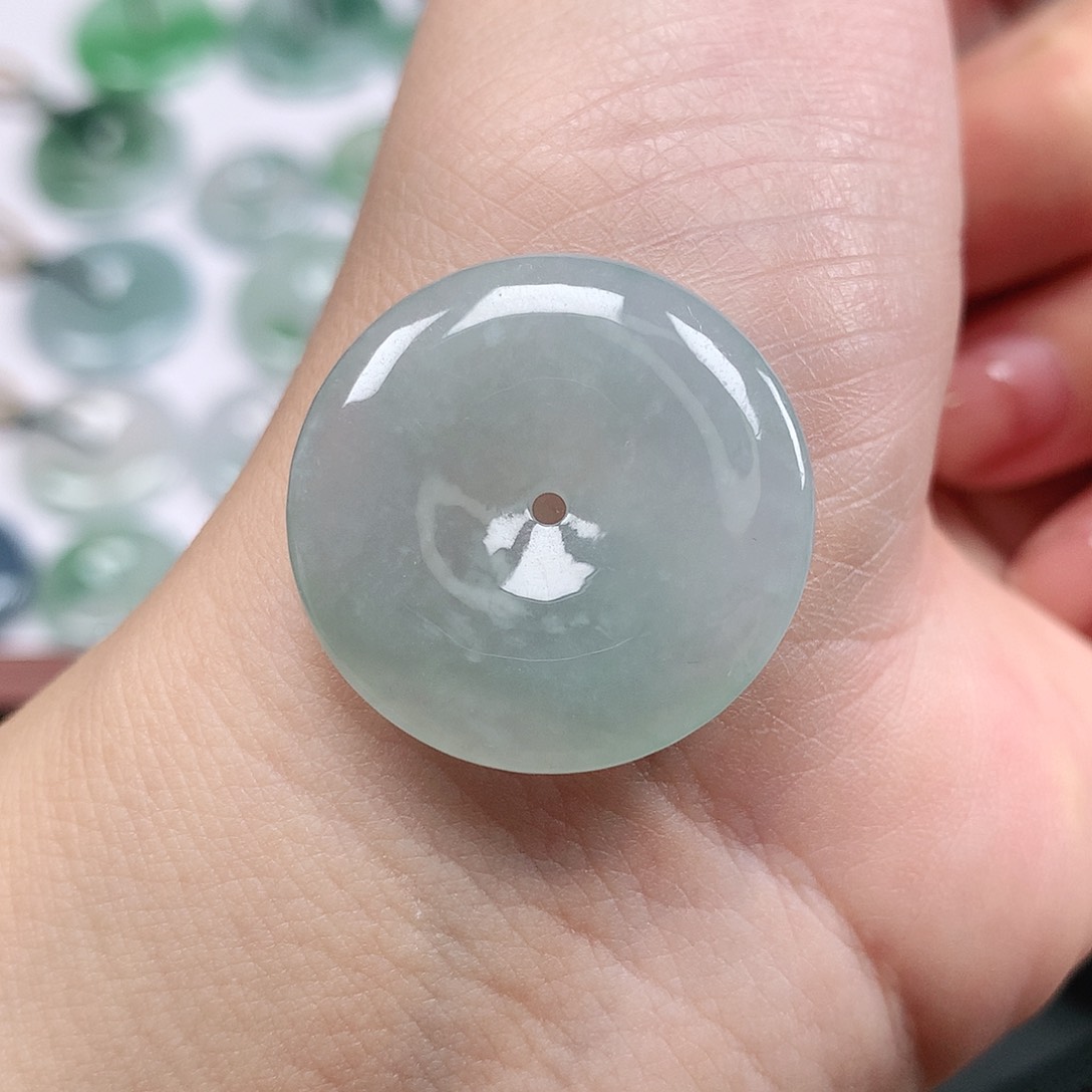 翡翠颈饰未镶嵌平安