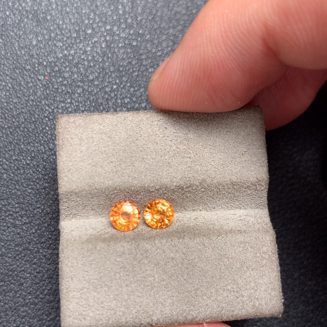 裸石石榴石（芬达石）未镶嵌1.005ct裸石