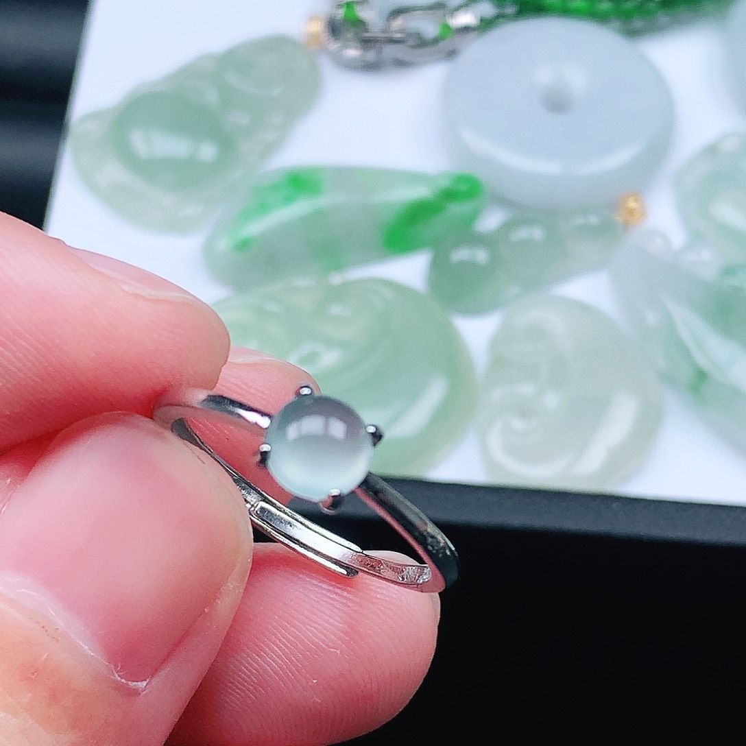 翡翠颈饰未镶嵌天然