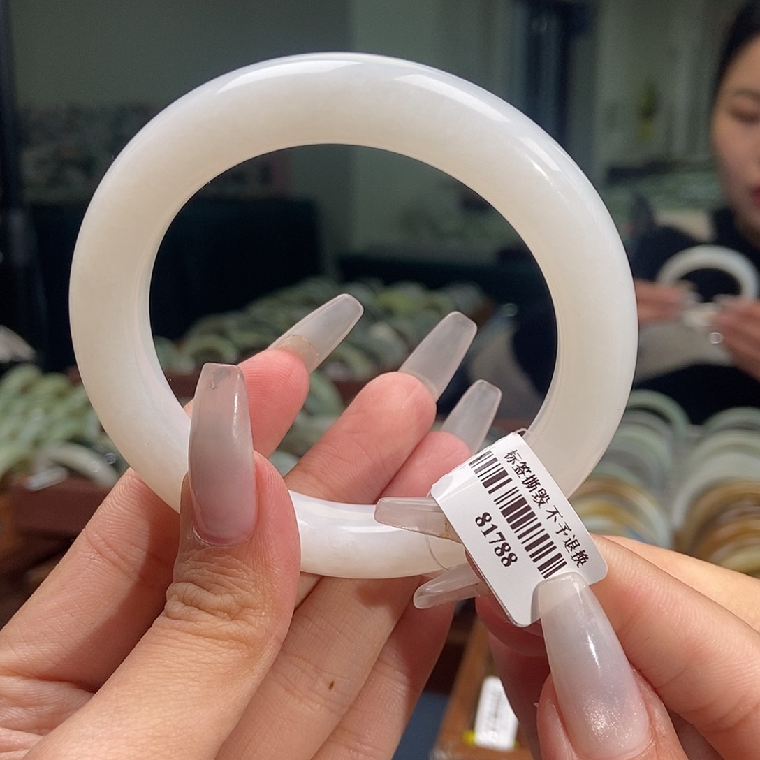 和田玉手镯未镶嵌59 60