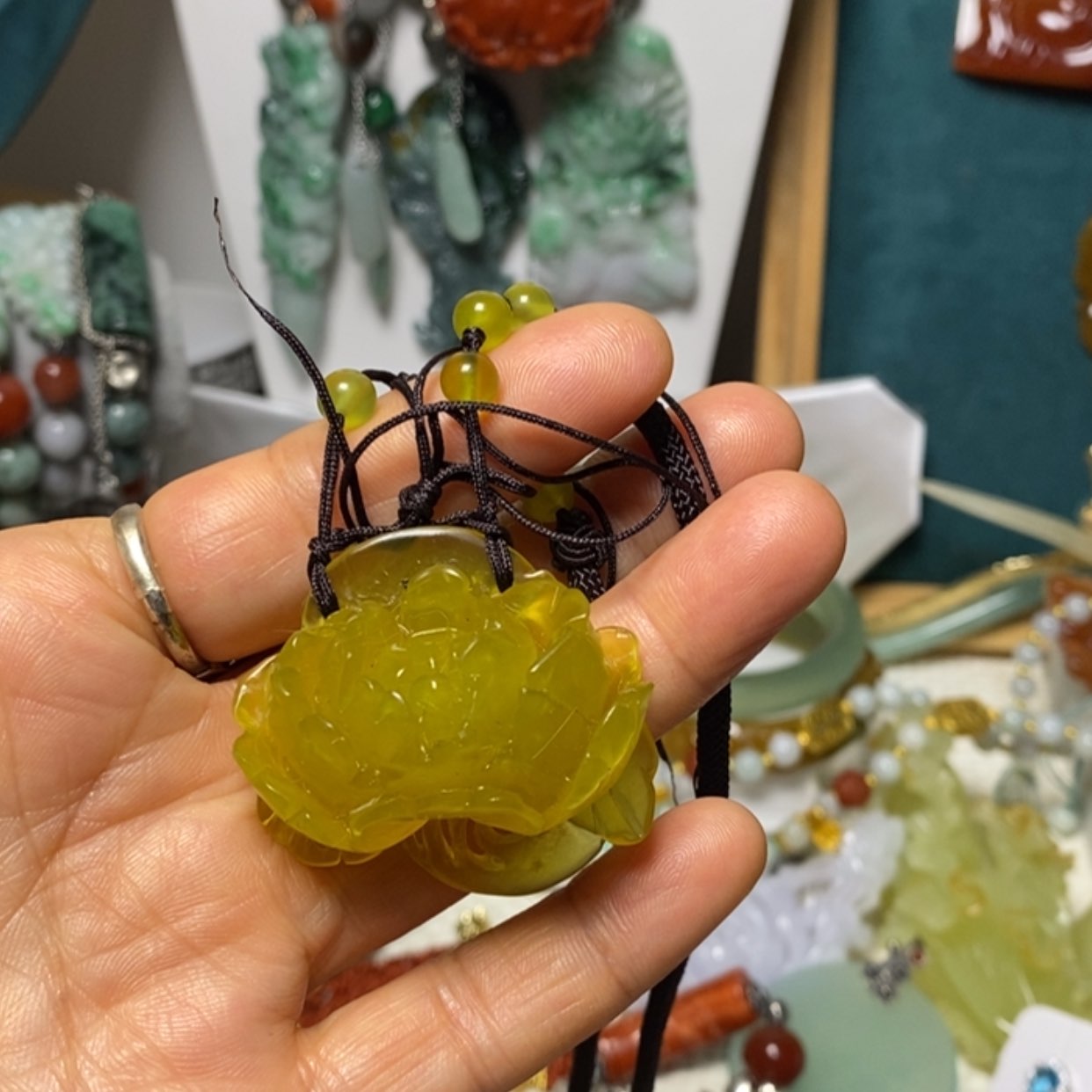 【闪购商品】翡翠吊坠(赠链)未镶嵌