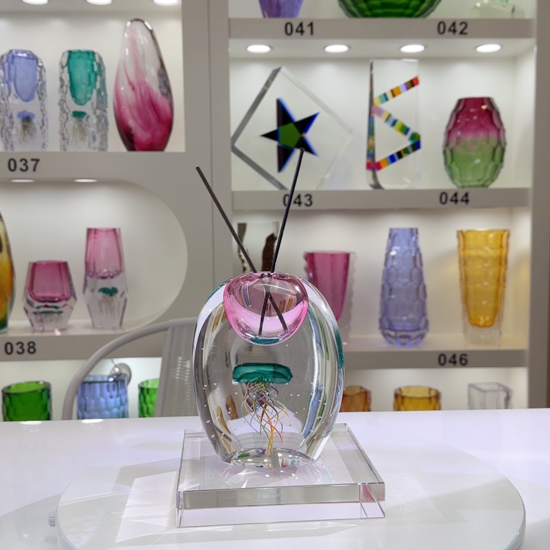 金红水母香薰瓶摆件