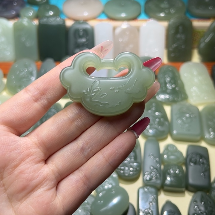 【闪购商品】和田玉颈饰未镶嵌Z****?