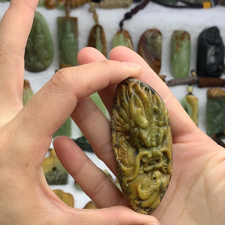 岫岩河磨玉（透闪石质玉）未镶嵌挂件